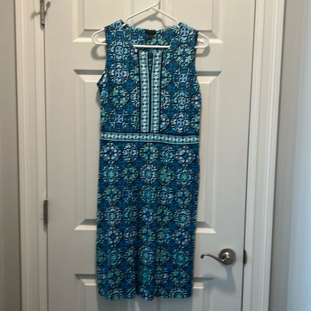 Talbots Sleeveless, v-neck dress, size small. Rich blues & greens!
